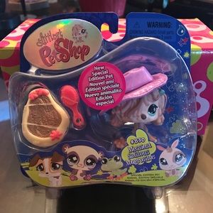 New in box Littlest Pet Shop LPS 830